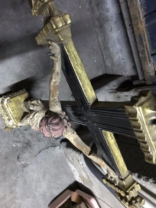 Cristo em madeira crucificado (antiguidade)