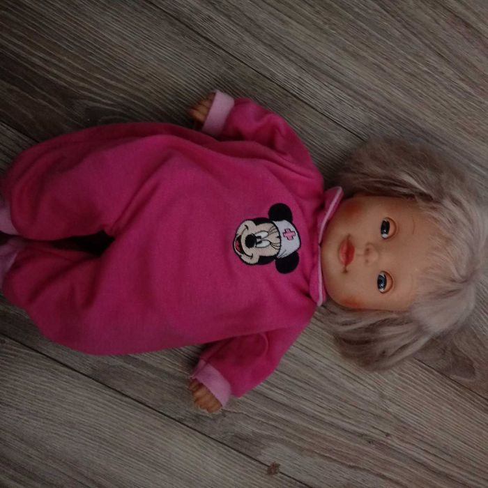 Interaktywna lalka Agatka psika, rusza glowa i śpiewa