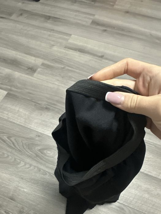 Довга спідниця (розмір xs-m) є резинка