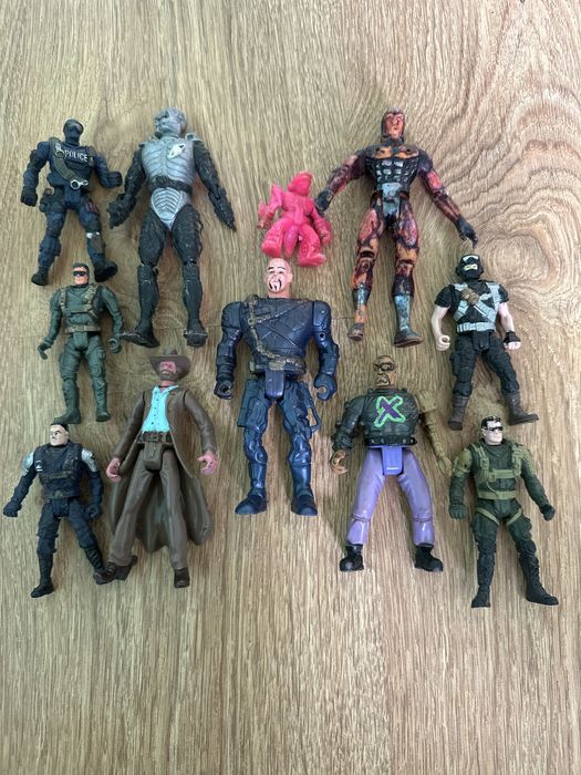 Игрушки 90 х начало 2000 х роботы, солдатики