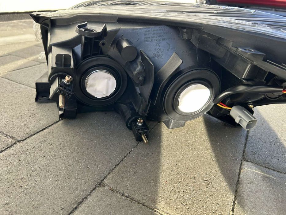 Фара Toyota Rav Рав 4 2005-2008  USA 8113042370