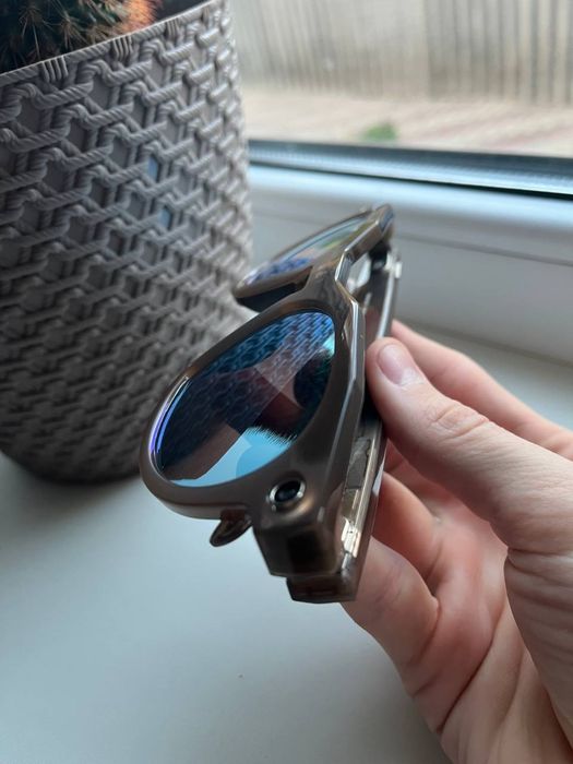 Oakley Meta HSTN