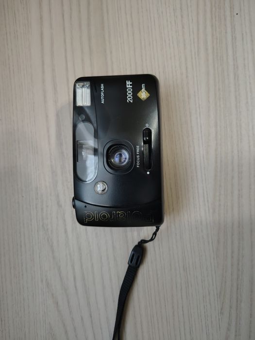 Продам Polaroid 2000ff
