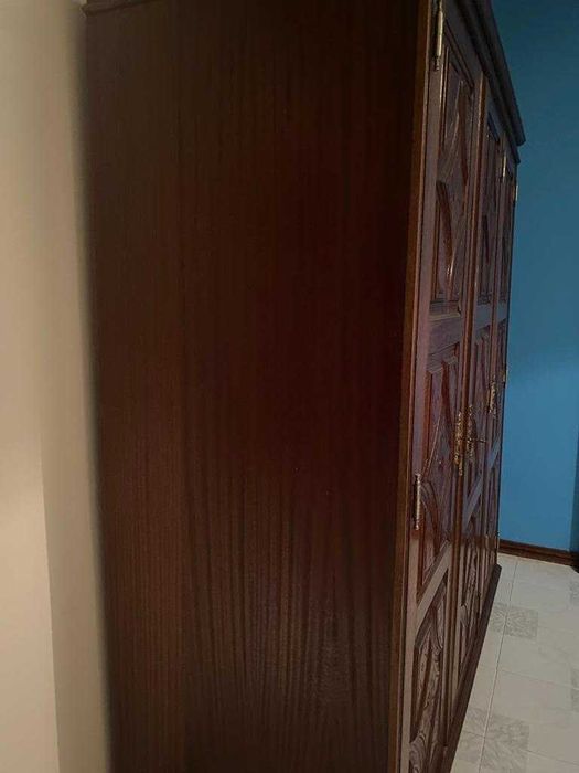 Guarda Fatos em madeira