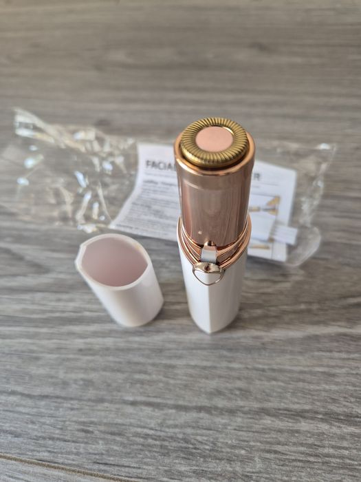 Depiladora Removedor de Pêlos Faciais Portátil

Apenas corta, não arra