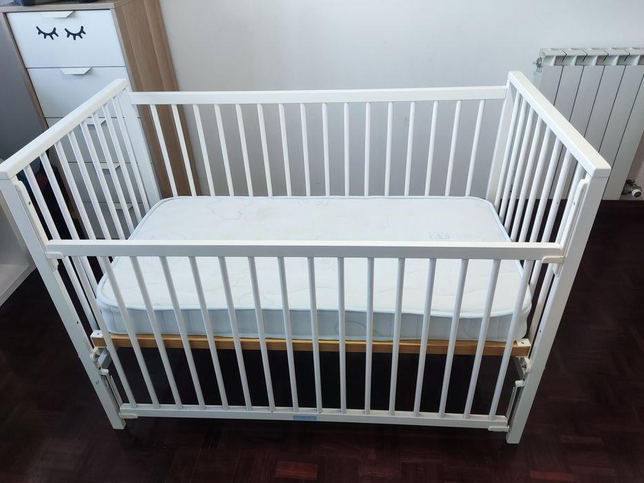 Cama de bebé com colchão 120x60