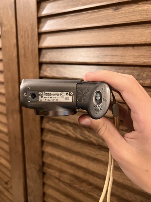 Цифровий фотоапарат Canon PowerShot A590 IS + Карта пам’яті 4GB (8.0 MP / CCD / 4x Zoom / Y2K) Чудовий стан!