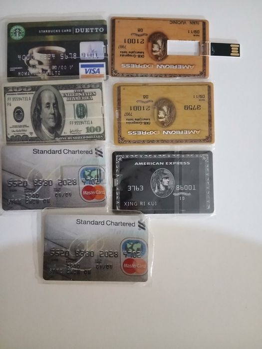 Флешки 32 Гб. 100 грн