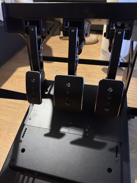 Pedais Simagic P1000i