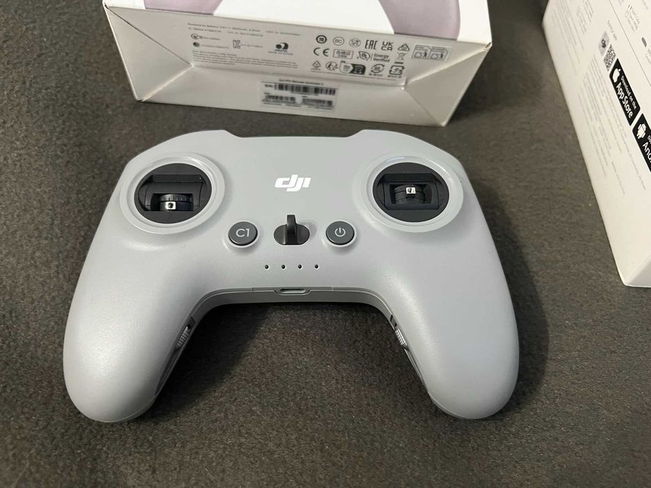 DJI Avata 2 + Remote Controller 3 + DJI RC Motion3