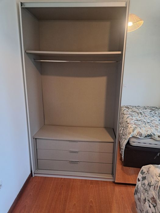 Roupeiro portas de correr