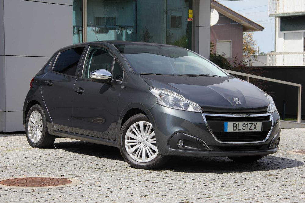 Peugeot 208 1.2 PureTech Style - desde 89€/mês