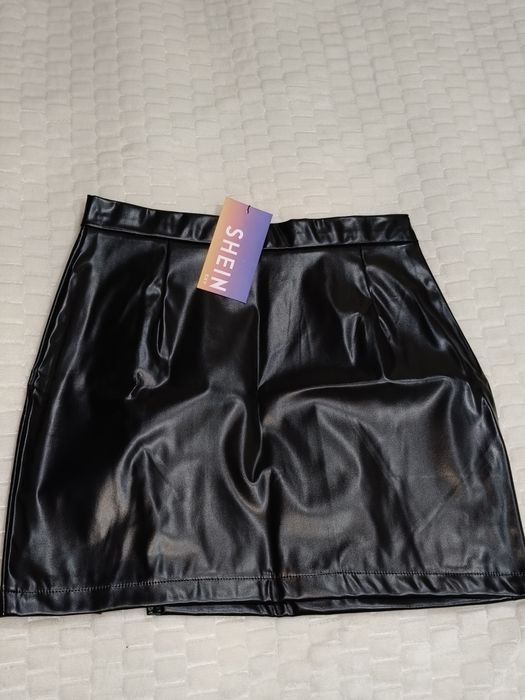 Minissaia Couro Preta