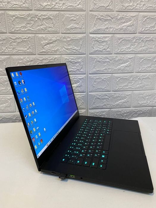 Ігровий ноутбук Razer Blade 15 rtx 2080 8gb i7 - 8750H игровой ноутбук