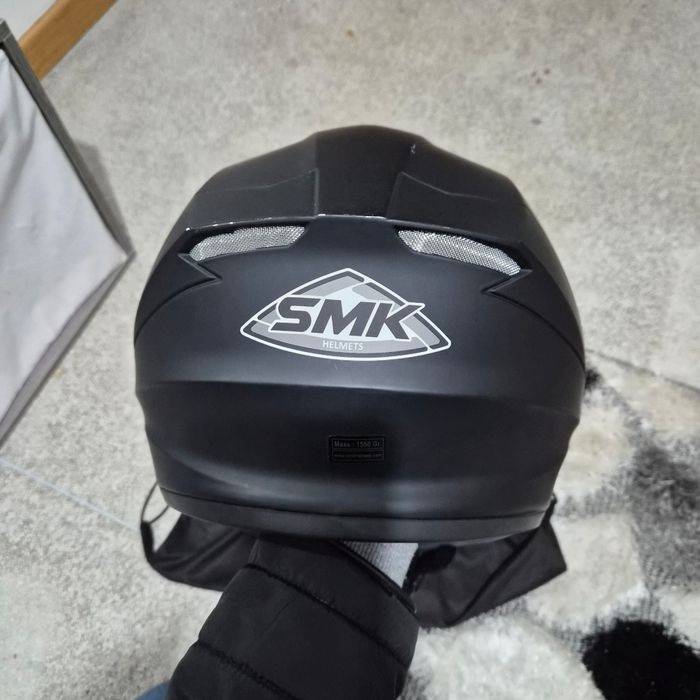 Capacete preto SMK