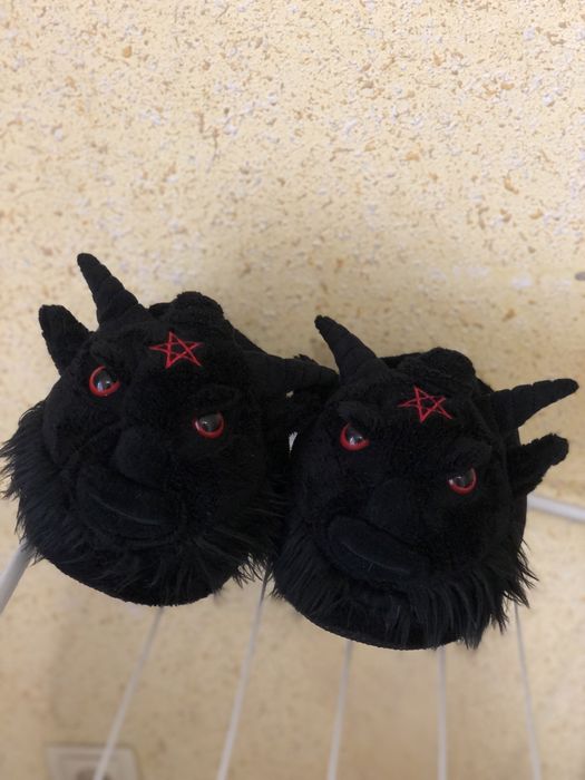 плюшеві домашні тапочки Killstar Kreeptures Dark Lord (Бафомет)