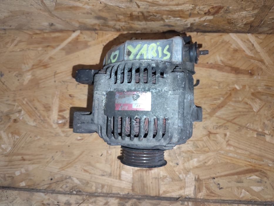 Toyota Yaris I 1.0 benzyna alternator