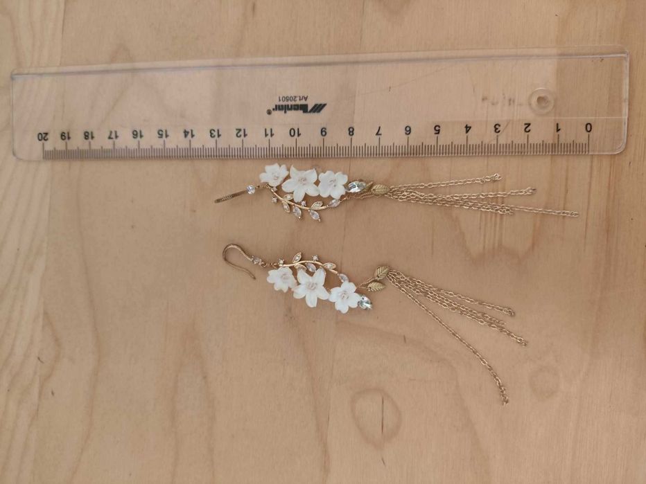 Długie kolczyki ślubne białe kwiaty