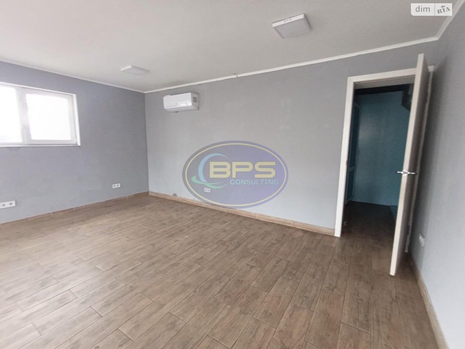 Приміщення під аптеку/центр видачі товарів.