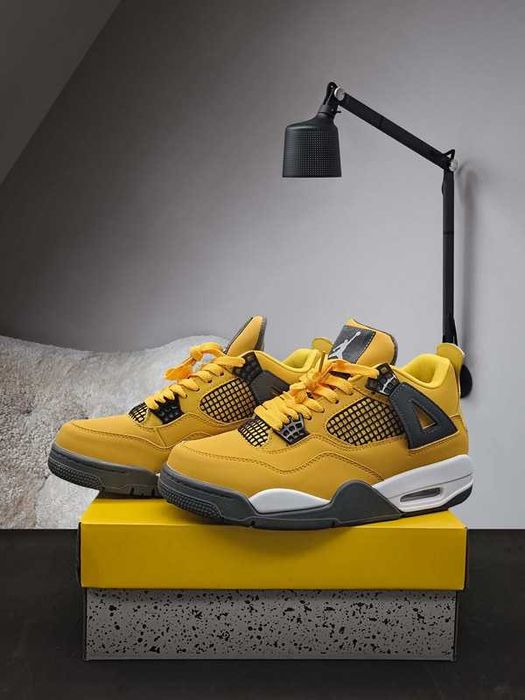 Jordan_4_Retro_Lightning_Rozmiar 37.5