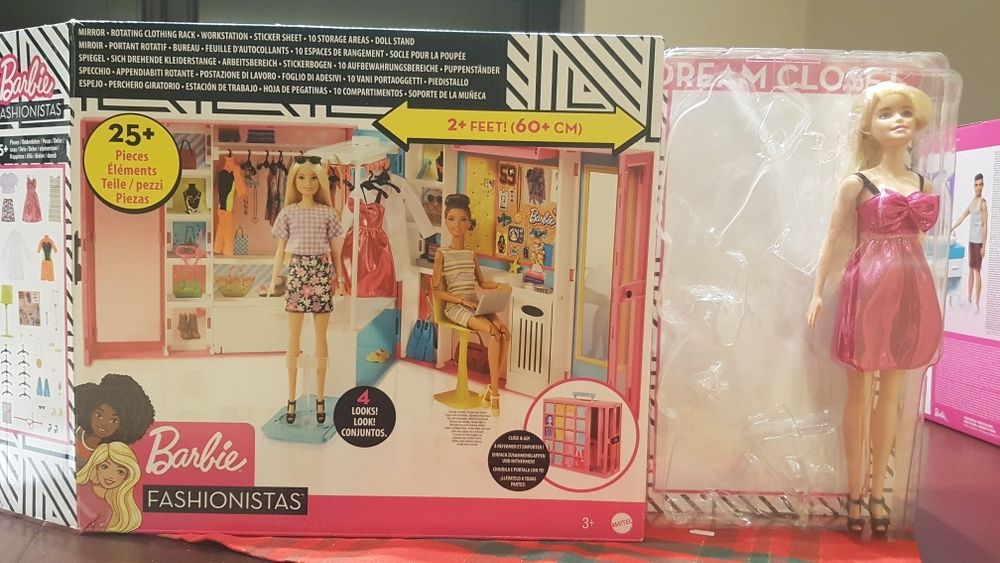 Barbie fashionistas szafa garderoba Mattel