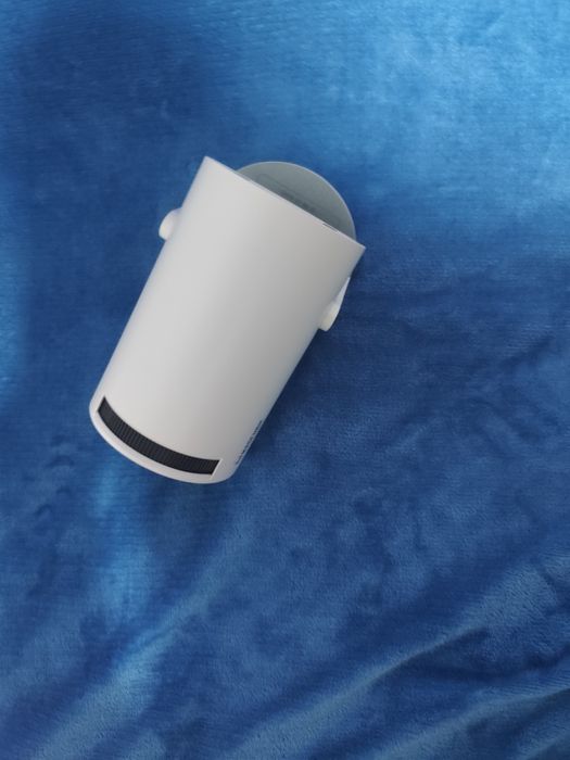 Remote-Controlled Projector64564194424065121