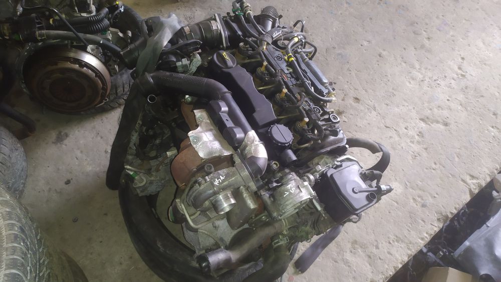 Двигун мотор двигатель 1.6 hdi тдсі D4164T Форд Вольво  пежо сітроен