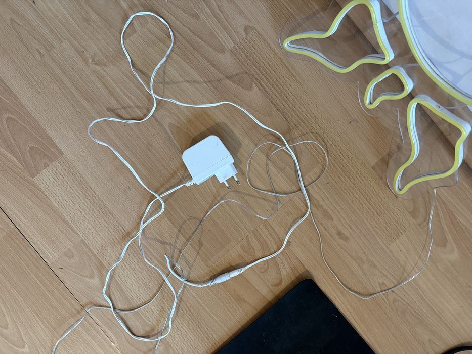 Neon boho słońce lampka