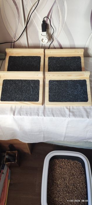 Полочки на стену для котика