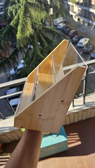 organizador de catálogo em bambu