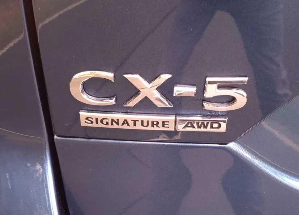 Mazda CX-5 Signature 2023 року