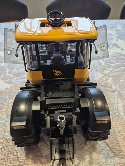 Traktor Bruder Fastrac