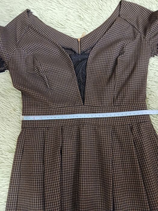 Сукня коктейльна з гіпюром