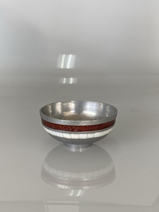 Tijela/taça decorativa em metal