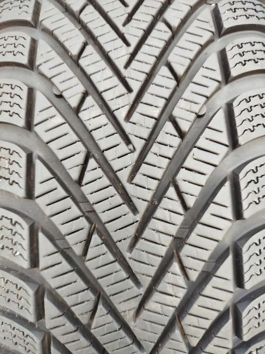 A995# Opony Uzywane Zimowe 215/65/17" Pirelli