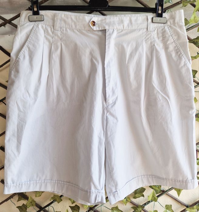 Calções em tecido com bolsos laterais xl
Novo por estrear
N46 L
N 48 L