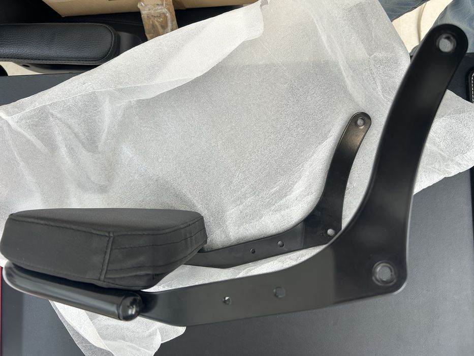 Encosto do pendura / Sissy Bar - original Honda Rebel 1100 (OEM)
