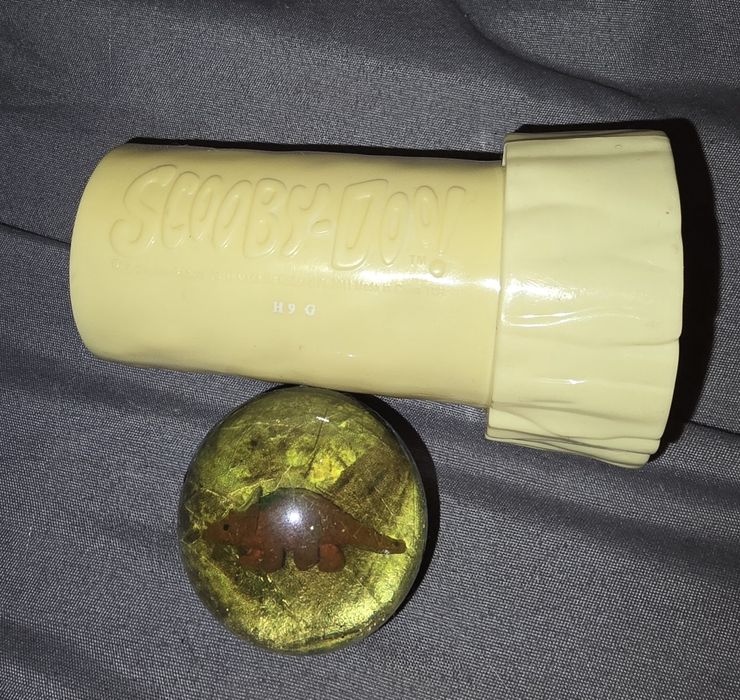 Kalejdoskop Scooby-Doo i piłeczka z dinozaurem