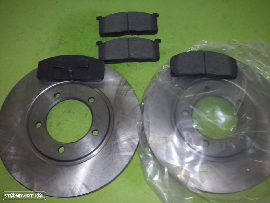 Discos e pastilhas travão para a Toyota Hiace LH20 e Hilux LN40 NOVO