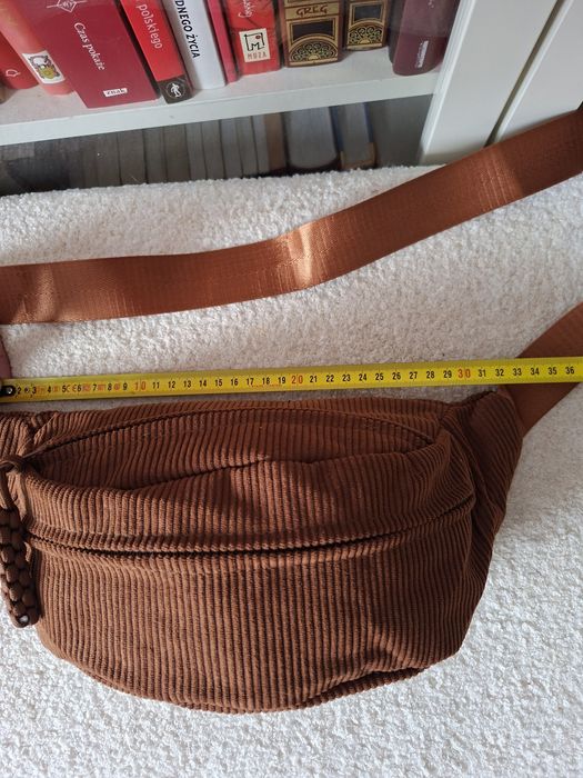Nowa nerka z brązowego sztruksu