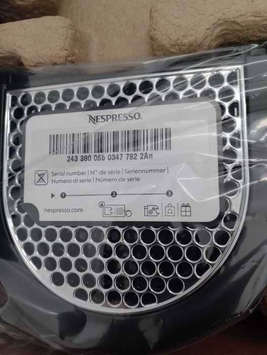 Máquina Café Nespresso CitiZ Cherry Red. Nova. Garantia 3 Anos.