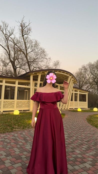 Атласні плаття ( підійдуть для дружок і на випускний)