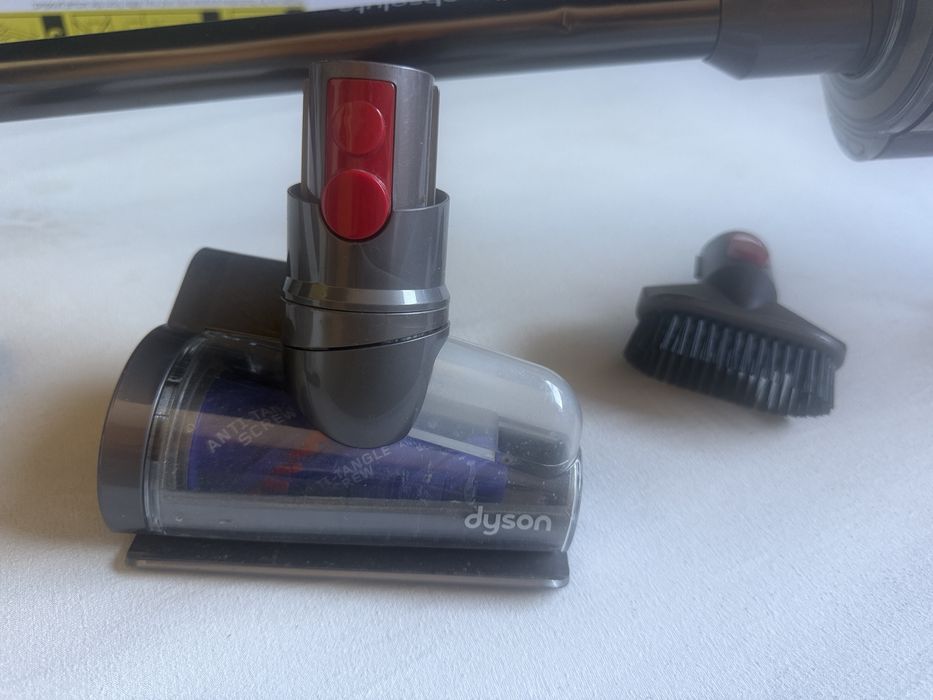 Dyson v12 aspirador