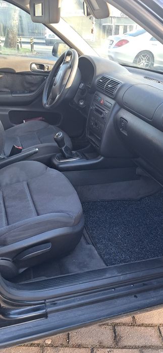 Audi A3 1.6 gasolina em muito bom estado