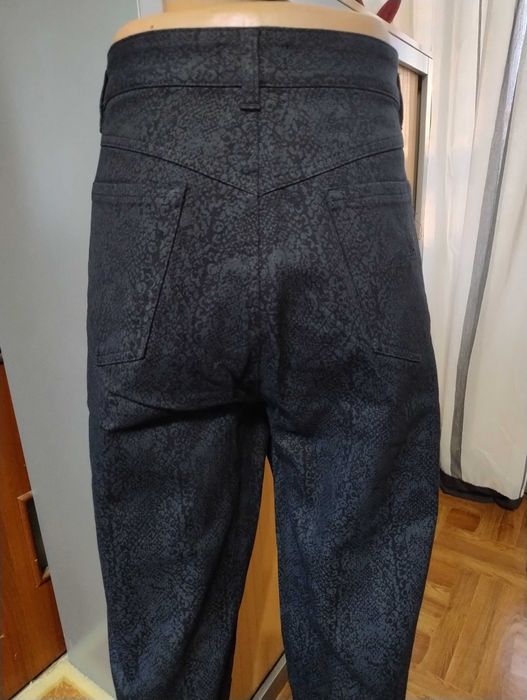 Джинсы бананы, стрейч, принт рептилия, размер 46/30