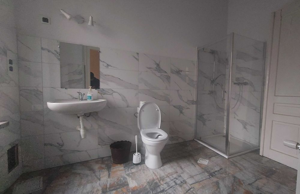 LOKAL 180 m2 - 4-5 pomieszczeń, zaplecze kuchenne i sanitarne CENTRUM