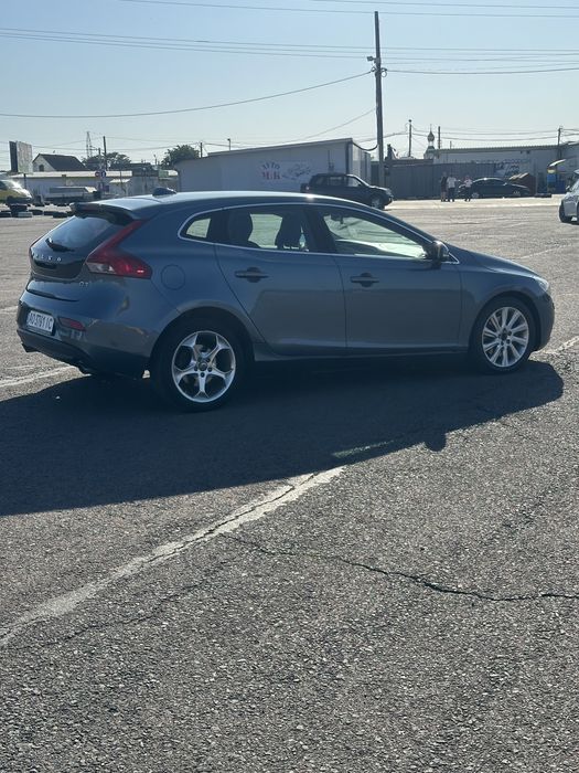 Продам Volvo v40