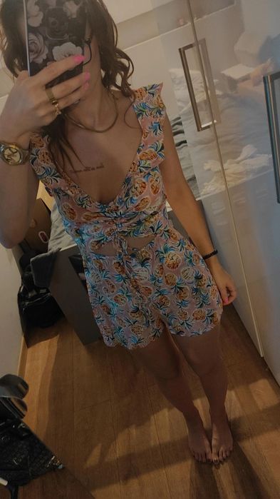 Kombinezon ananaski bershka