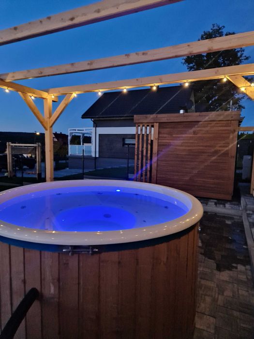 Nowoczesne 9 osobowe domki  jacuzzi na wyłączność sauna Zwierzyniec