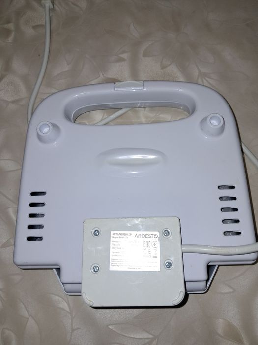 Бутербродниця Ardesto SMH-913W — як нова!